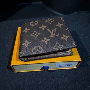 Louis Vuitton Monogram Key & Card Holder in Brown
